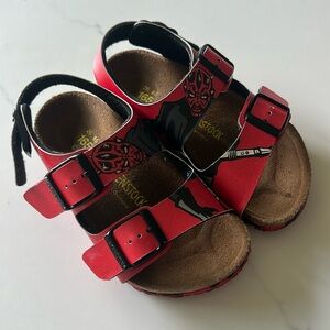 Boys Birkenstocks Star Wars size kids euro 26 US size 9.5 *barely worn*